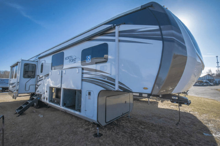 Fifth Wheel Detail San Diego